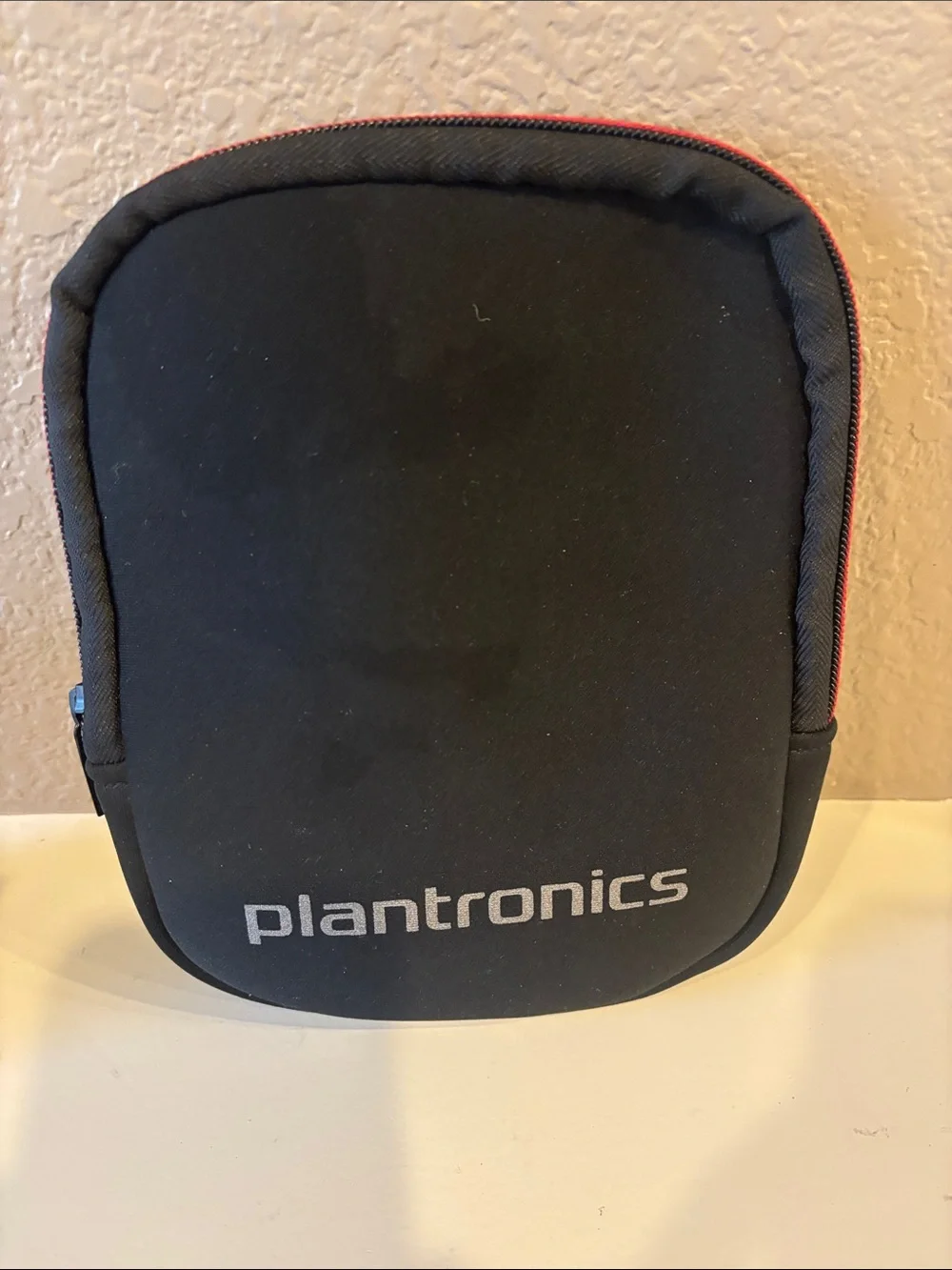 Plantronics Voyager Focus UC B82 Black Wireless Headset w/ Charge Stand & Case